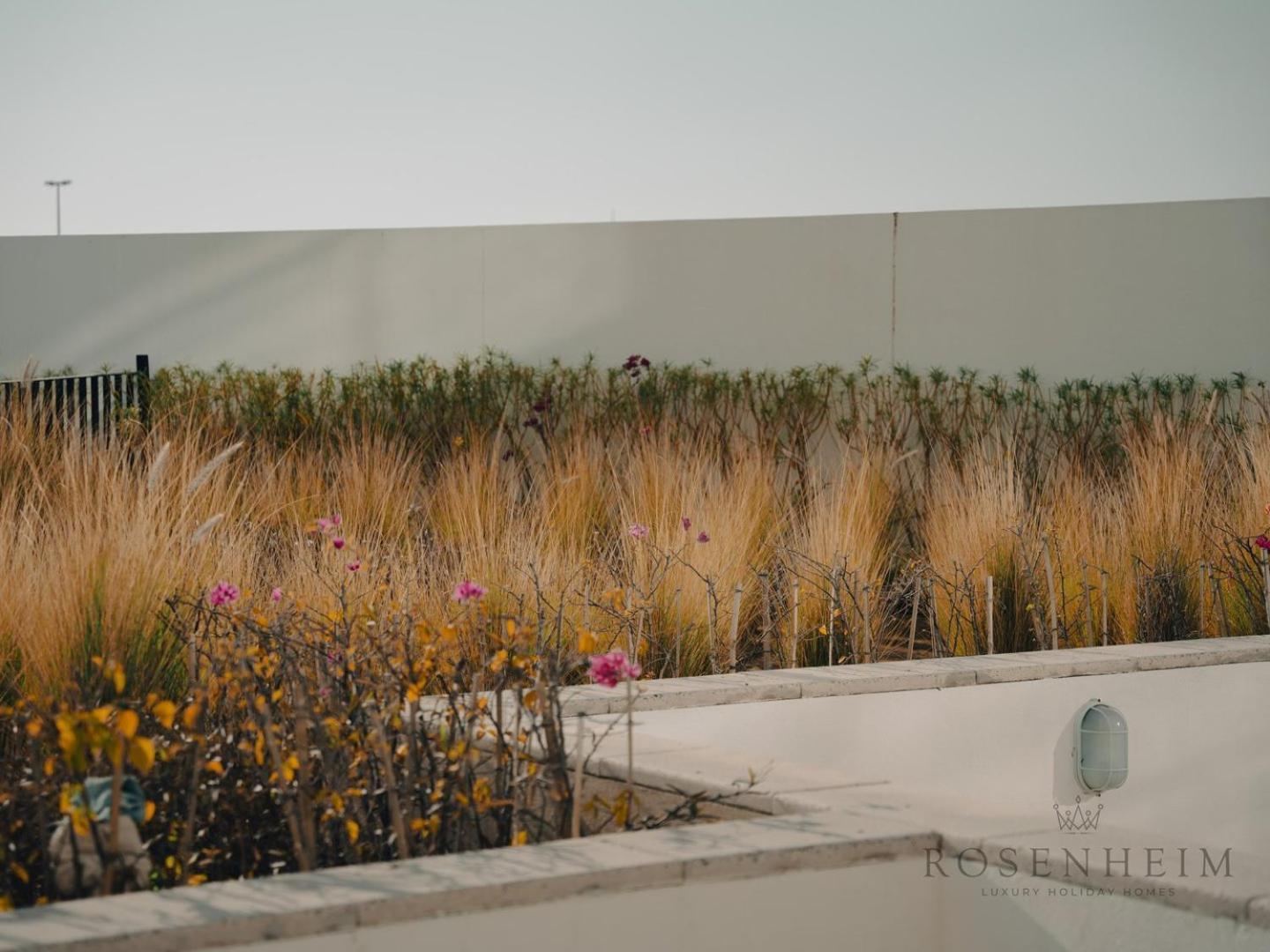 Artesia Tower Dubai Exterior foto